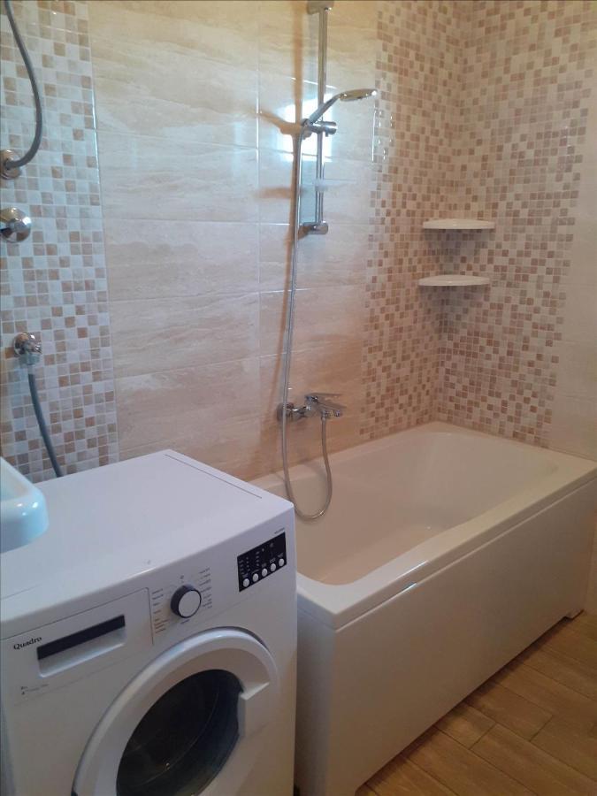 Apartments Rajka โลปาร์ ภายนอก รูปภาพ