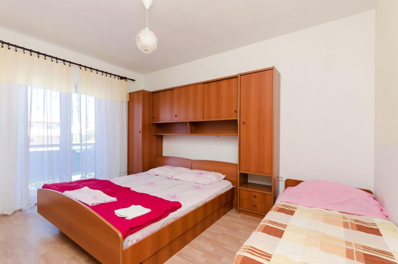 Apartments Rajka โลปาร์ ภายนอก รูปภาพ