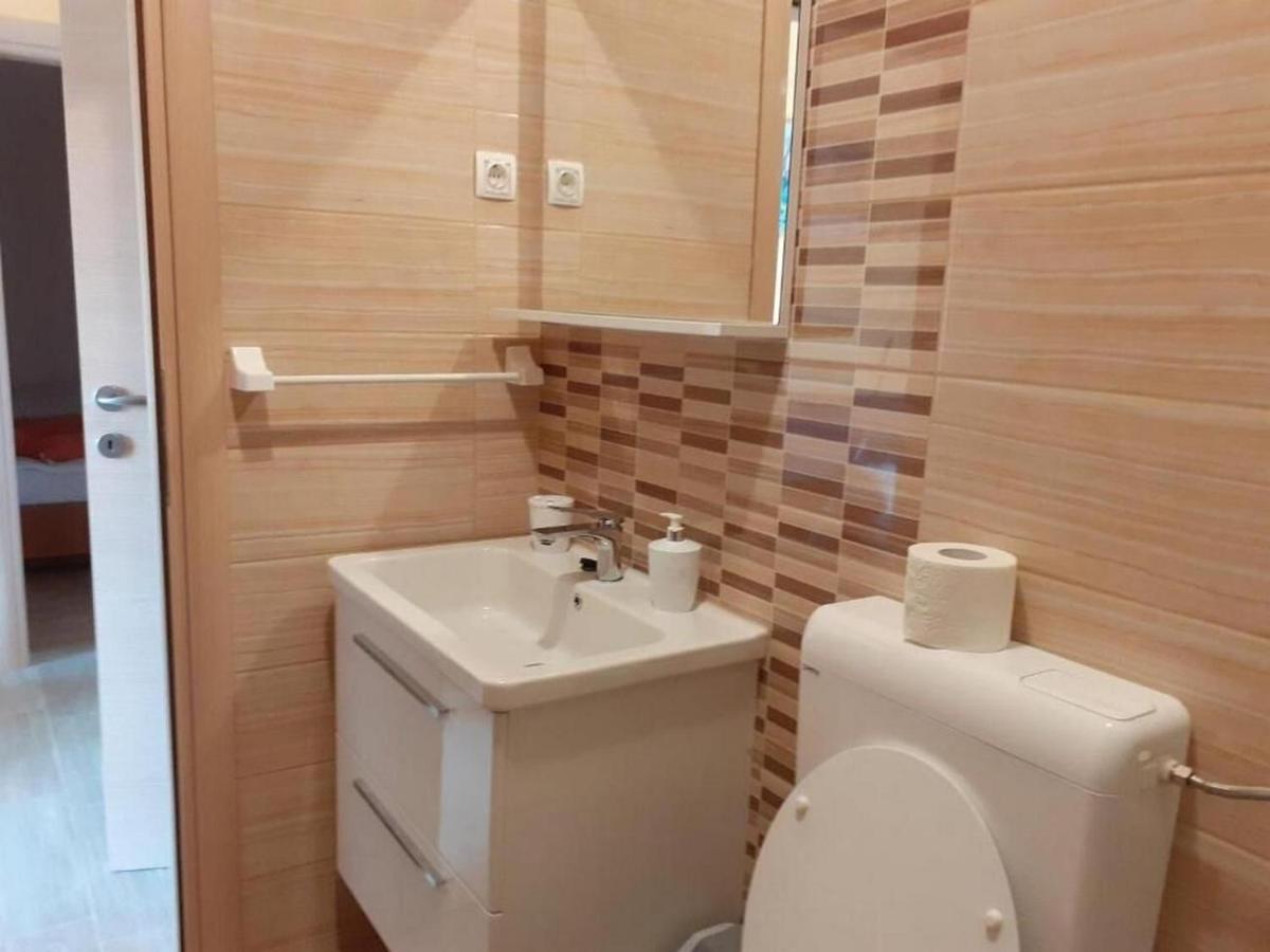 Apartments Rajka โลปาร์ ภายนอก รูปภาพ