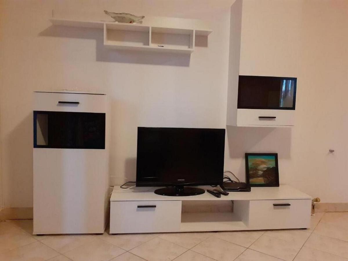 Apartments Rajka โลปาร์ ภายนอก รูปภาพ