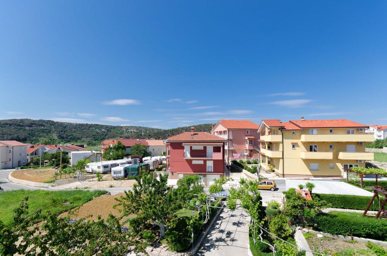 Apartments Rajka โลปาร์ ภายนอก รูปภาพ
