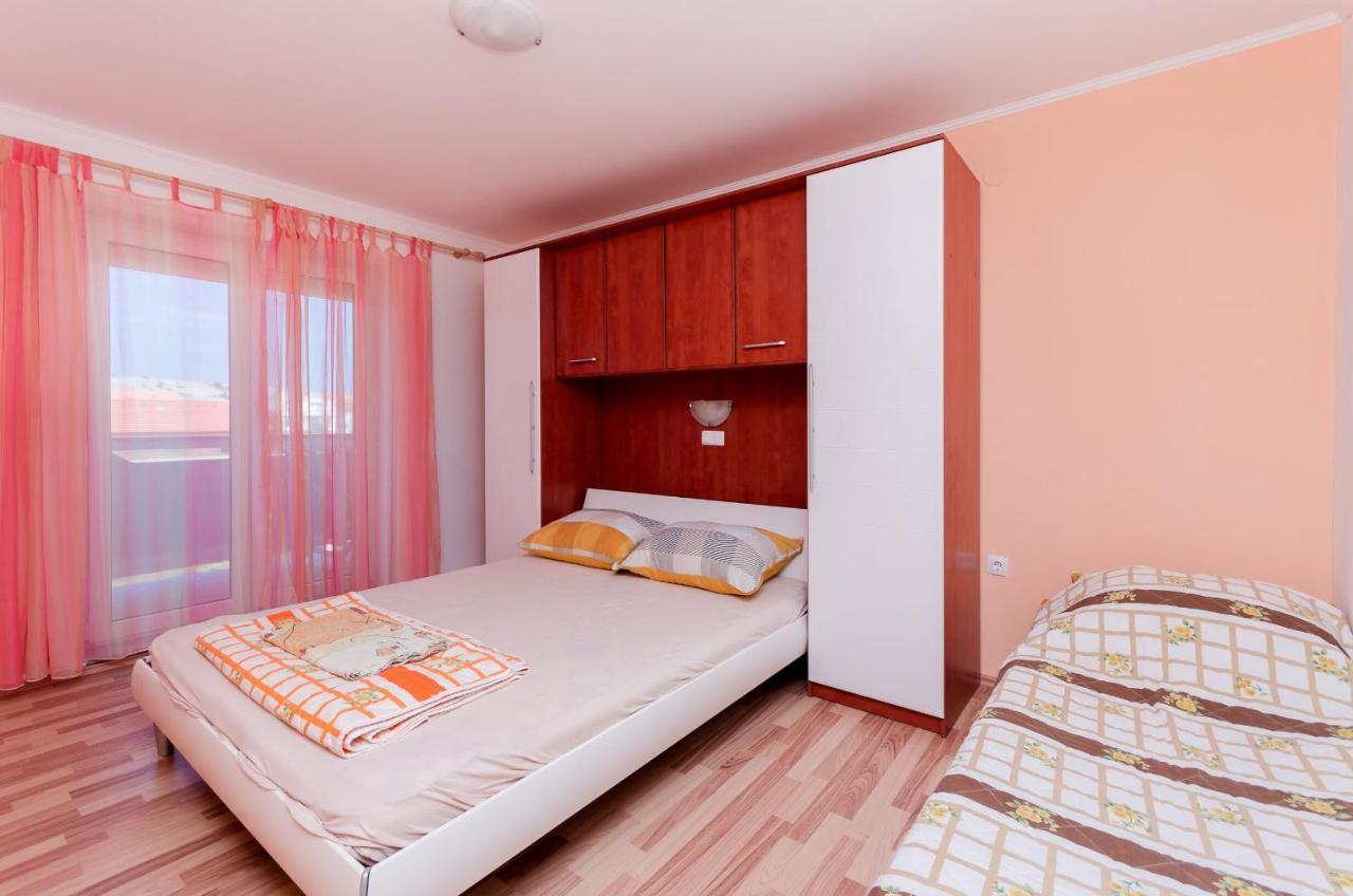 Apartments Rajka โลปาร์ ภายนอก รูปภาพ