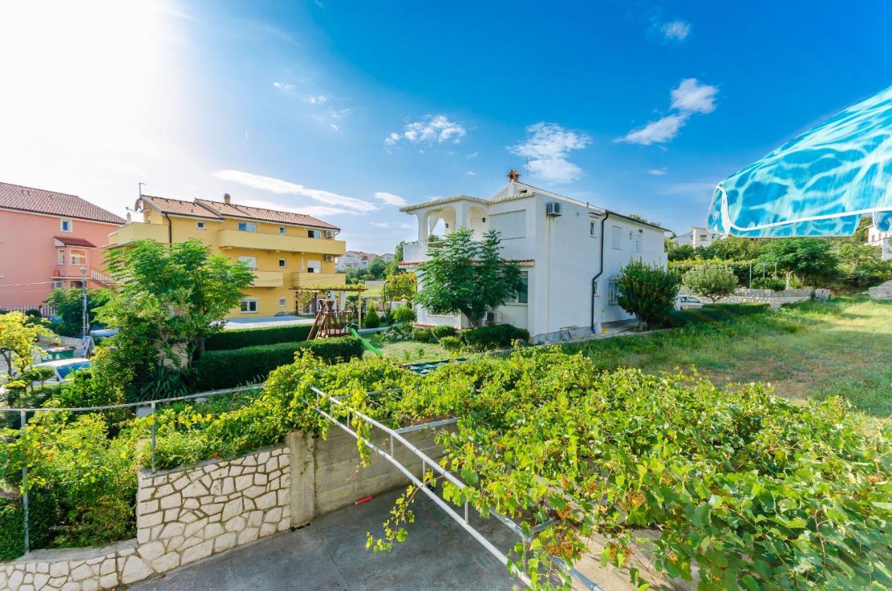 Apartments Rajka โลปาร์ ภายนอก รูปภาพ