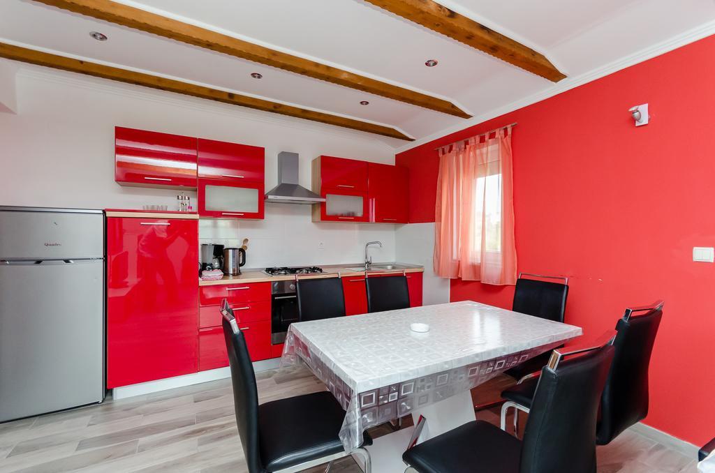 Apartments Rajka โลปาร์ ภายนอก รูปภาพ