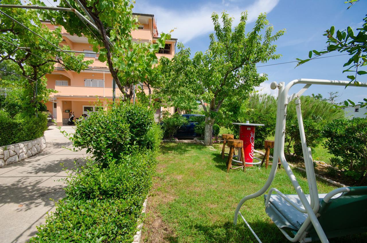 Apartments Rajka โลปาร์ ภายนอก รูปภาพ