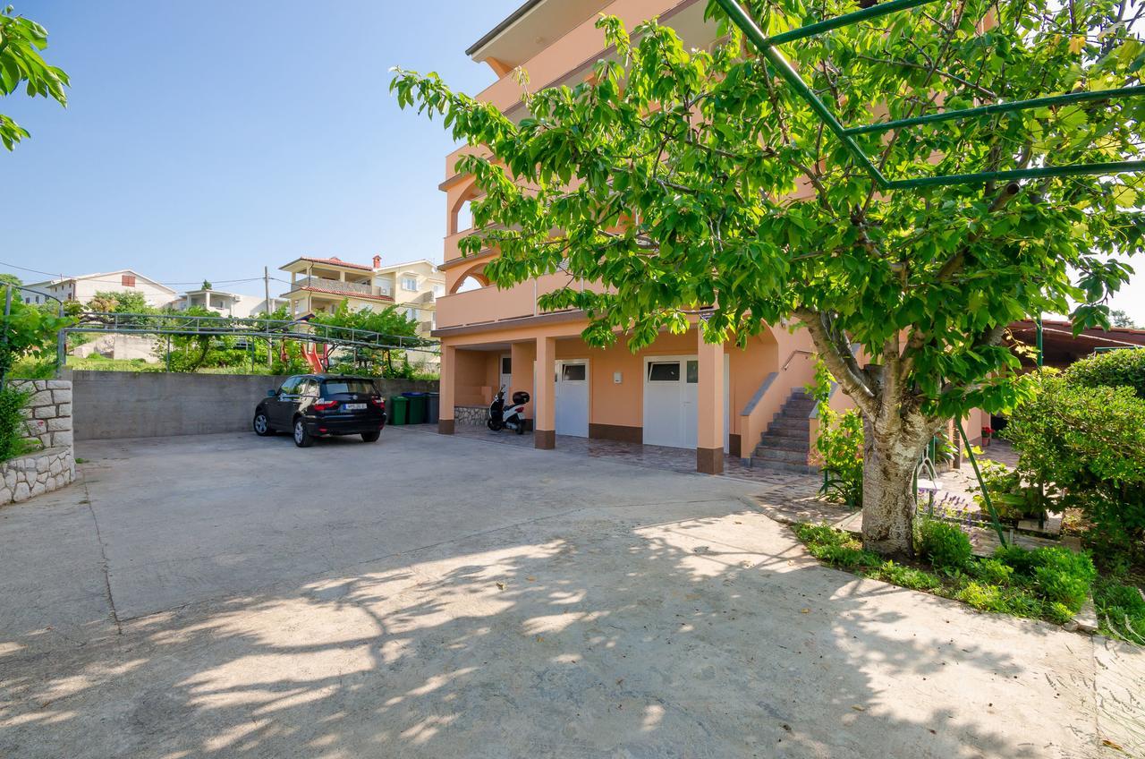 Apartments Rajka โลปาร์ ภายนอก รูปภาพ