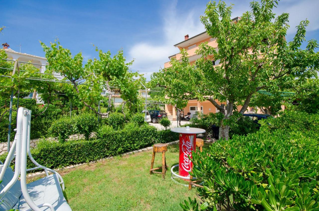 Apartments Rajka โลปาร์ ภายนอก รูปภาพ